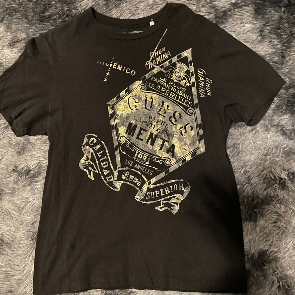 GUESS T SHIRT